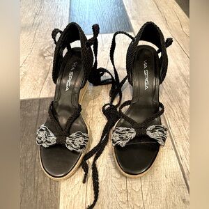 Like New Via Spiga Black and White Lace Up Wedge Gorgeous Sexy Sandals 7